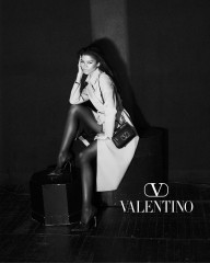 Zendaya by David Sims for Valentino Campaign || Fall 2021  фото №1297409