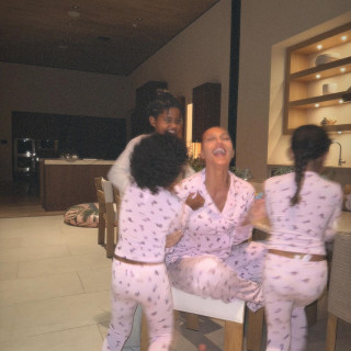 Kim Kardashian инстаграм фото