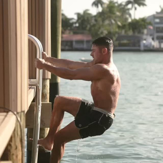 Zac Efron инстаграм фото