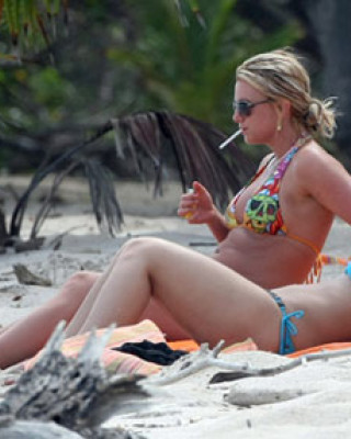 Фото 1182 к новости Бритни Спирс наслаждается отдыхом на вилле Мела Гибсона в Коста-Рике