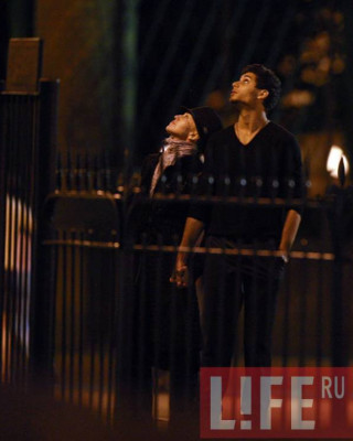 Фото 4135 к новости Мадонна устроила для любовника ночную романтическую экскурсию по Санкт-Петербургу