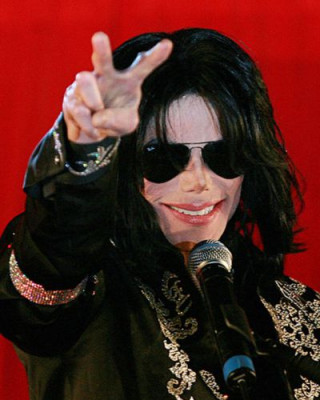 Фото 10027 к новости Новый альбом Майкла Джексона выйдет в ноябре 2010