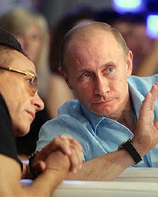 Фото 10692 к новости Ван Дамм рассказал об отношении Путина к Украине