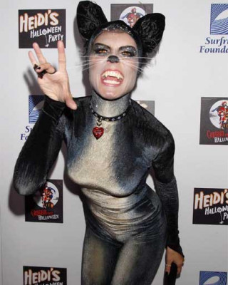 Фото 11763 к новости Хайди Клум раскрыла секрет своего костюма на Хэллоуин