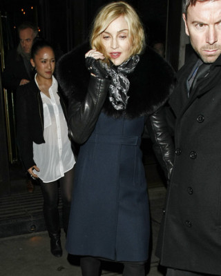 Фото 12997 к новости Мадонна со своим фаворитом на романтическом ужине