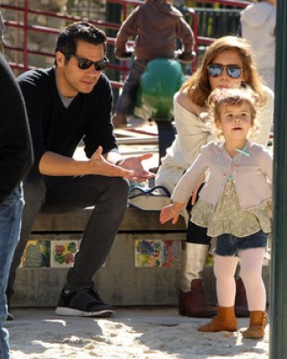 Фото 14273 к новости Беременная Джессика Альба с семьей в Голливуде