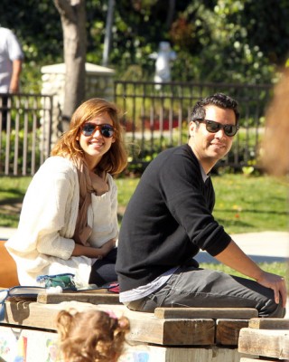 Фото 14274 к новости Беременная Джессика Альба с семьей в Голливуде
