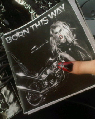 Фото 15514 к новости Обложка нового альбома Lady Gaga "Born This Way"