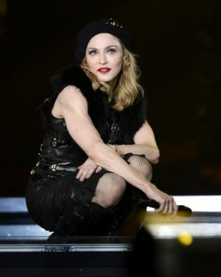 Мадонна начала мировое турне