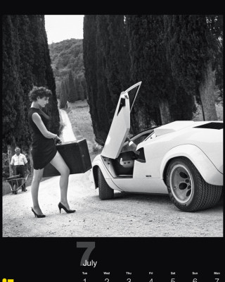 Фото 33410 к новости Знаменитому календарю Pirelli исполняется 50 лет