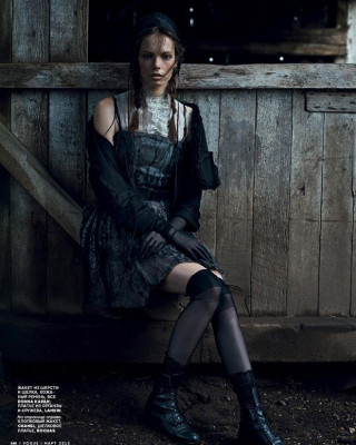 Фото 40217 к новости Мина Цветкович в российском Vogue