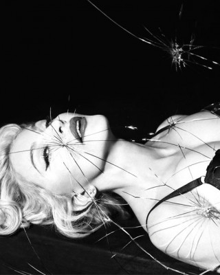 Фото 40587 к новости Мадонна на страницах журнала Out