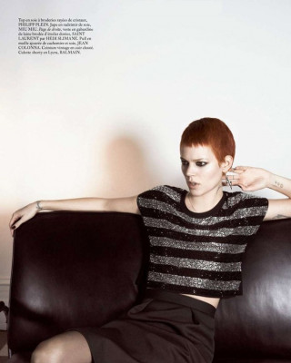 Фото 41394 к новости Фрейя Беха Эриксен в парижском Vogue