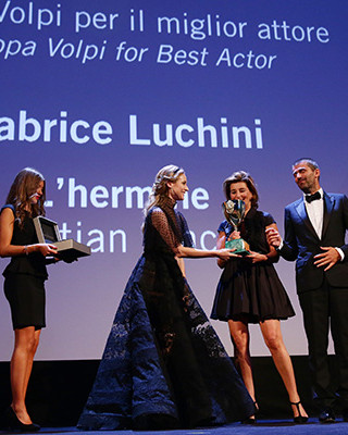 Фото 44107 к новости Валерия Голино стала лучшей актрисой на фестивале в Венеции