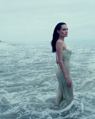 Фото 44797 к новости Семейство Джоли-Питт в журнале Vogue
