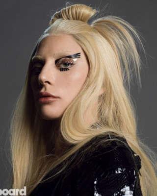 Фото 45769 к новости Леди Гага стала Женщиной года