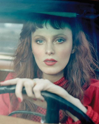 Фото 47288 к новости Карен Элсон в сингапурском Harper’s Bazaar 