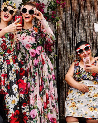 Фото 48688 к новости Лума Грот и другие рекламируют солнцезащитные очки Dolce & Gabbana