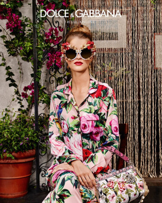 Фото 48689 к новости Лума Грот и другие рекламируют солнцезащитные очки Dolce & Gabbana