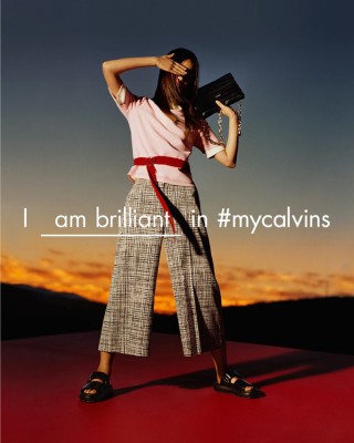Фото 48699 к новости Китайские модели рекламируют Calvin Klein