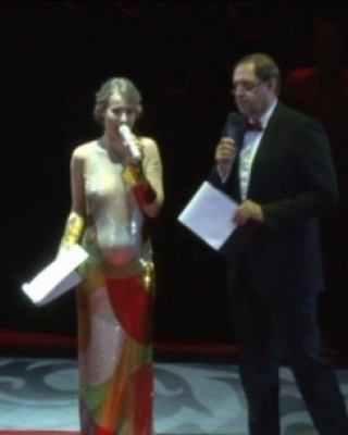 Ксения Собчак на церемонии вручения премий журнала Собака.ru