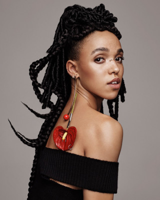 Фото 50181 к новости FKA Twigs в журнале ELLE