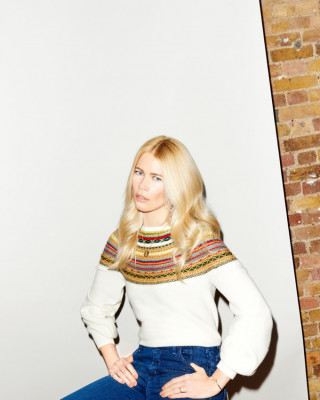 Фото 51929 к новости Клаудия Шиффер представила коллекцию «уютных» свитеров