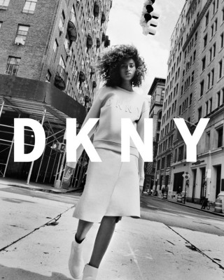 Фото 52580 к новости Имаан Хаммам специально для DKNY 