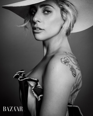 Фото 53083 к новости Леди Гага в юбилейном выпуске Harper’s Bazaar 