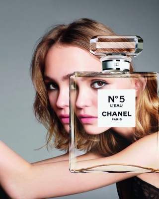 Лили-Роуз Депп в рекламе аромата Chanel №5
