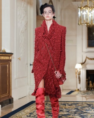 Фото 53742 к новости Лили-Роуз Депп и другие в показе Модного дома Chanel