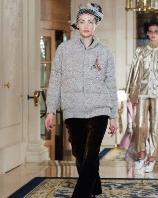Фото 53760 к новости Лили-Роуз Депп и другие в показе Модного дома Chanel