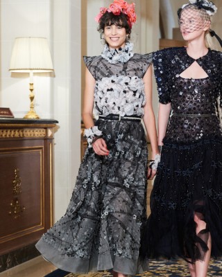 Фото 53802 к новости Лили-Роуз Депп и другие в показе Модного дома Chanel