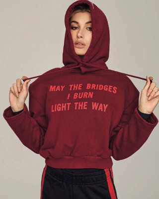Фото 54084 к новости Хейли Болдуин в Harper’s Bazaar