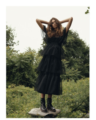 Фото 60245 к новости Кайя Гербер в британском Vogue