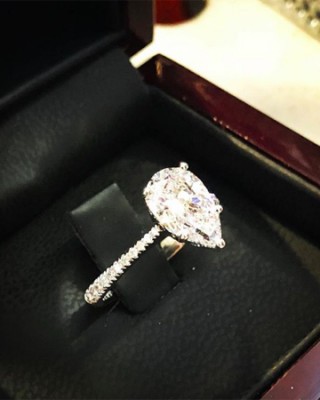 Такое кольцо Карл подарил Кейли на помолвку 