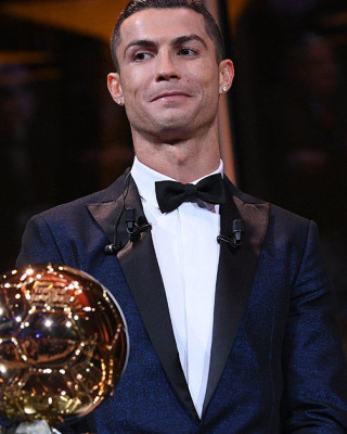 Фото 62715 к новости Криштиану Роналду получил Золотой мяч