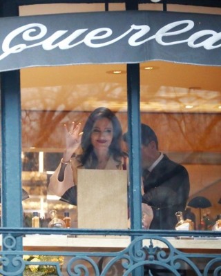 Фото 63915 к новости Анджелина Джоли в рекламе нового аромата Guerlain
