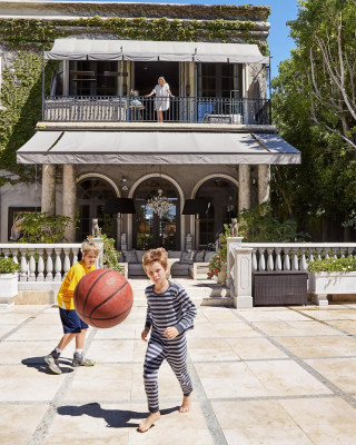 Фото 64694 к новости Шэрон Стоун показала свой дом