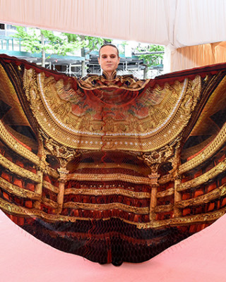 Джордан Рот в Iris van Herpen