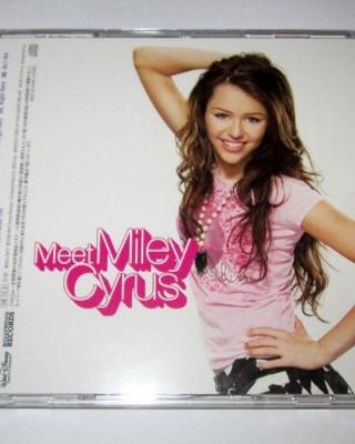 Обложка старого альбома Майли
