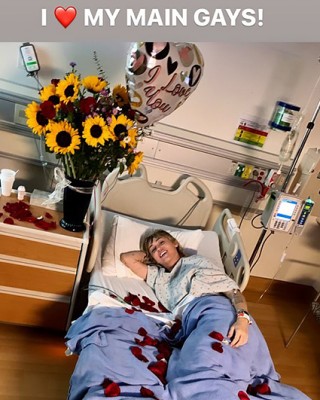 Фото 71376 к новости Майли Сайрус попала в больницу с диагнозом тонзиллит