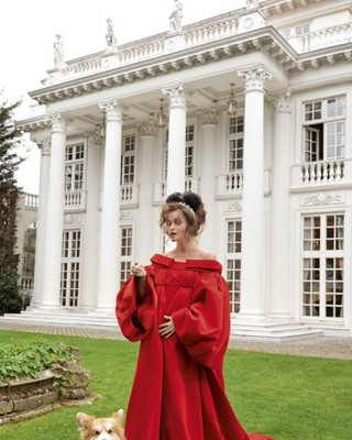 Фото 71384 к новости Хелена Бонем Картер стала героиней декабрьского номера британского Harper's Bazaar