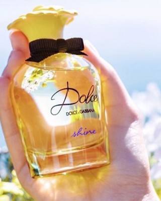 Фото 71603 к новости Дочь Венсана Касселя и Моники Беллуччи стала лицом нового аромата Dolce & Gabbana