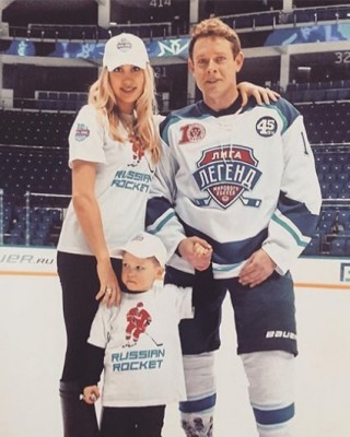 Фото 71896 к новости Российский хоккеист Павел Буре станет отцом в четвертый раз