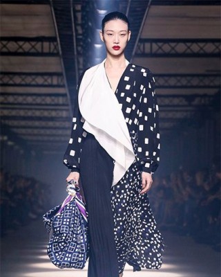 Фото 71947 к новости На Неделе моды в Париже прошел показ Givenchy