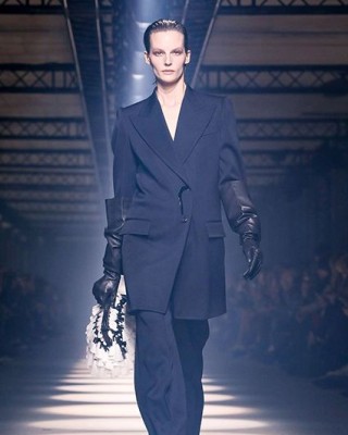 Фото 71950 к новости На Неделе моды в Париже прошел показ Givenchy