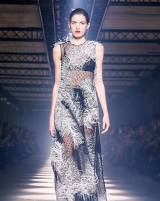 Фото 71954 к новости На Неделе моды в Париже прошел показ Givenchy