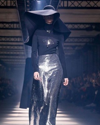 Фото 71960 к новости На Неделе моды в Париже прошел показ Givenchy