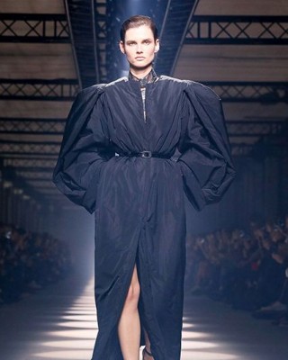 Фото 71961 к новости На Неделе моды в Париже прошел показ Givenchy